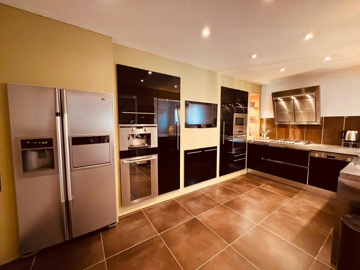 נים Maison De Village Ecusson - Logement Entier - 160M2 - 4Chambres - Centre Ville - Terrasse - Climatise מראה חיצוני תמונה