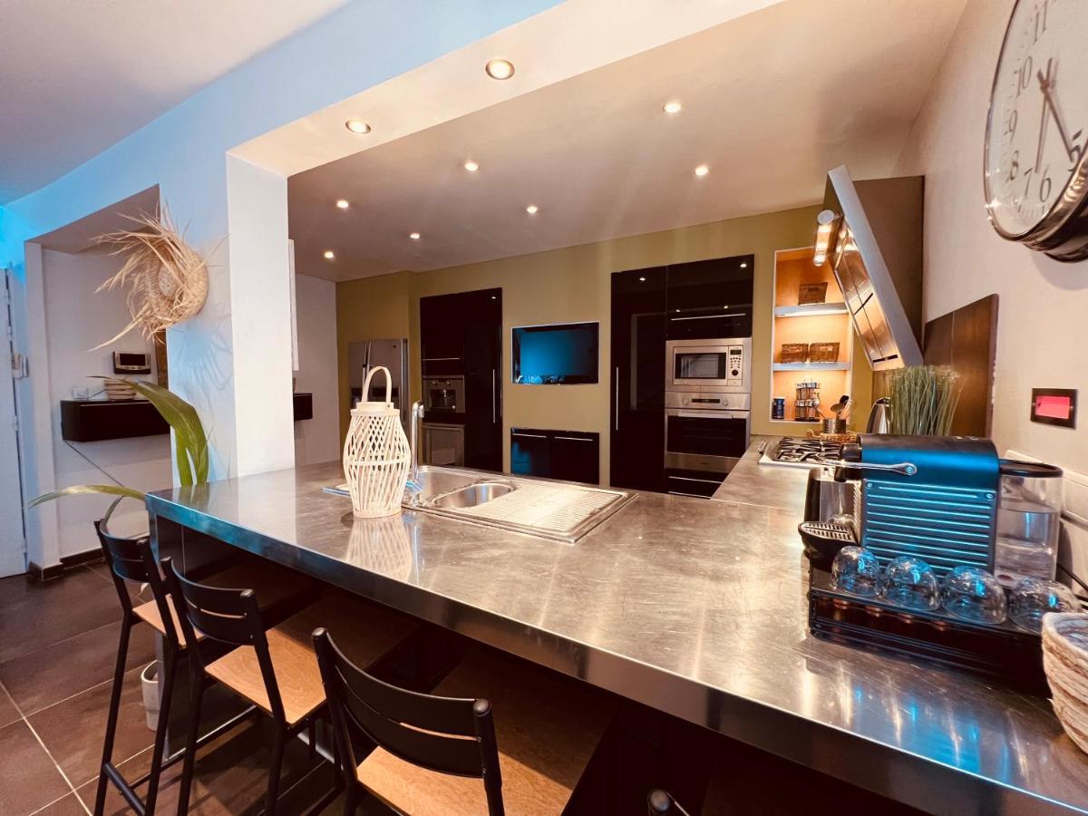 נים Maison De Village Ecusson - Logement Entier - 160M2 - 4Chambres - Centre Ville - Terrasse - Climatise מראה חיצוני תמונה